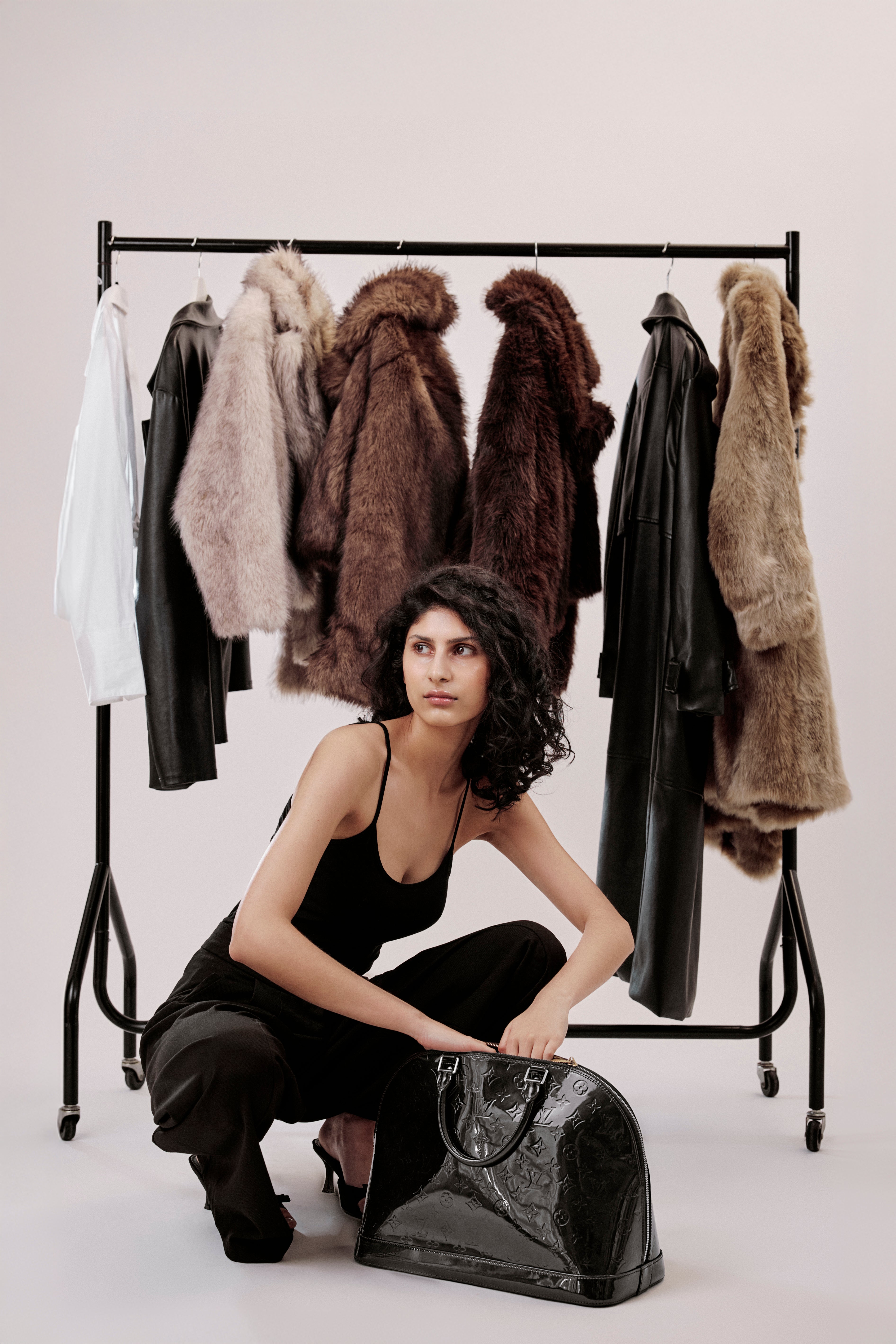 LOUIS VUITTON AMARANTE MONOGRAM VERNIS LEATHER ALMA GM