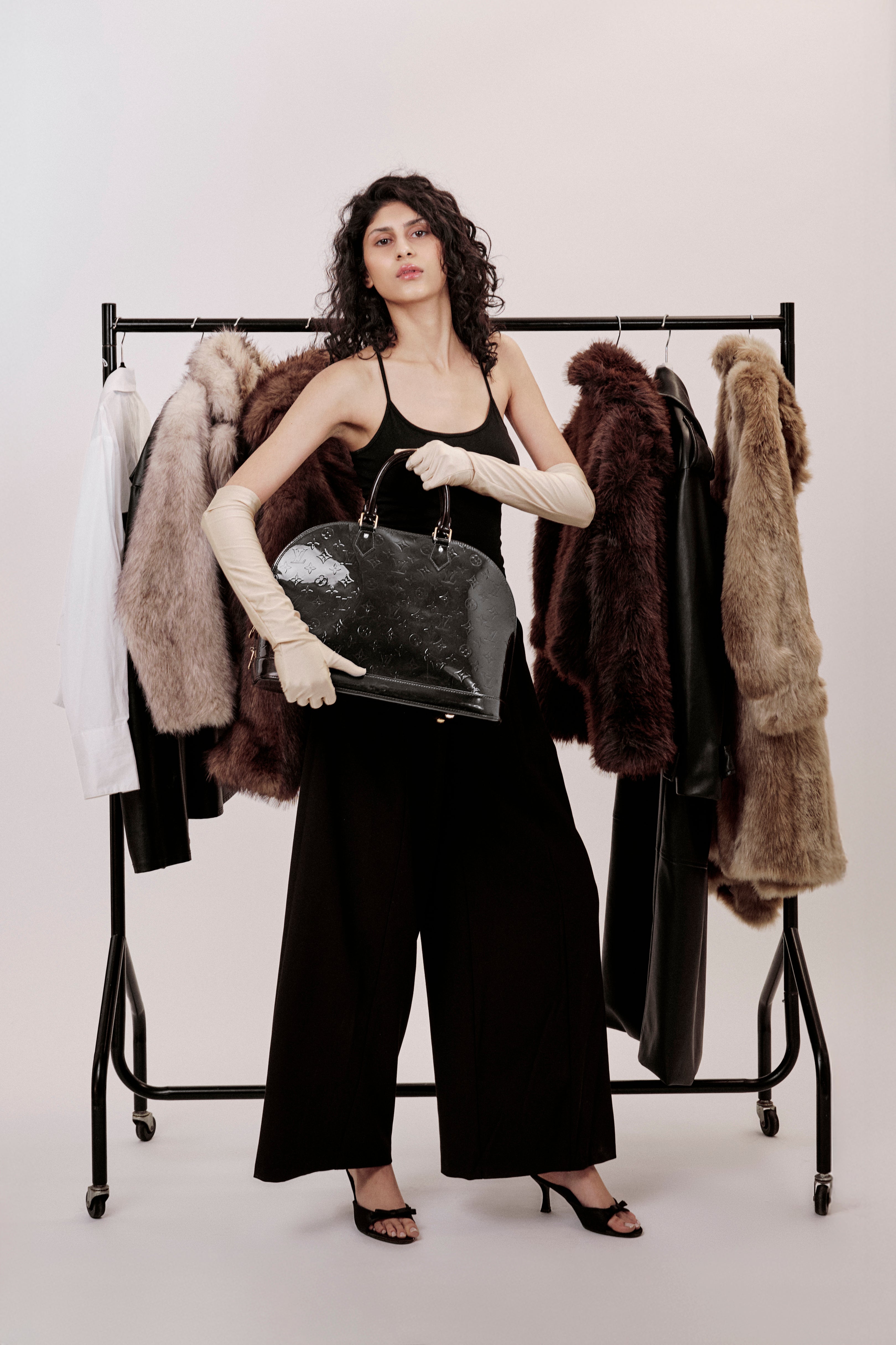 LOUIS VUITTON AMARANTE MONOGRAM VERNIS LEATHER ALMA GM