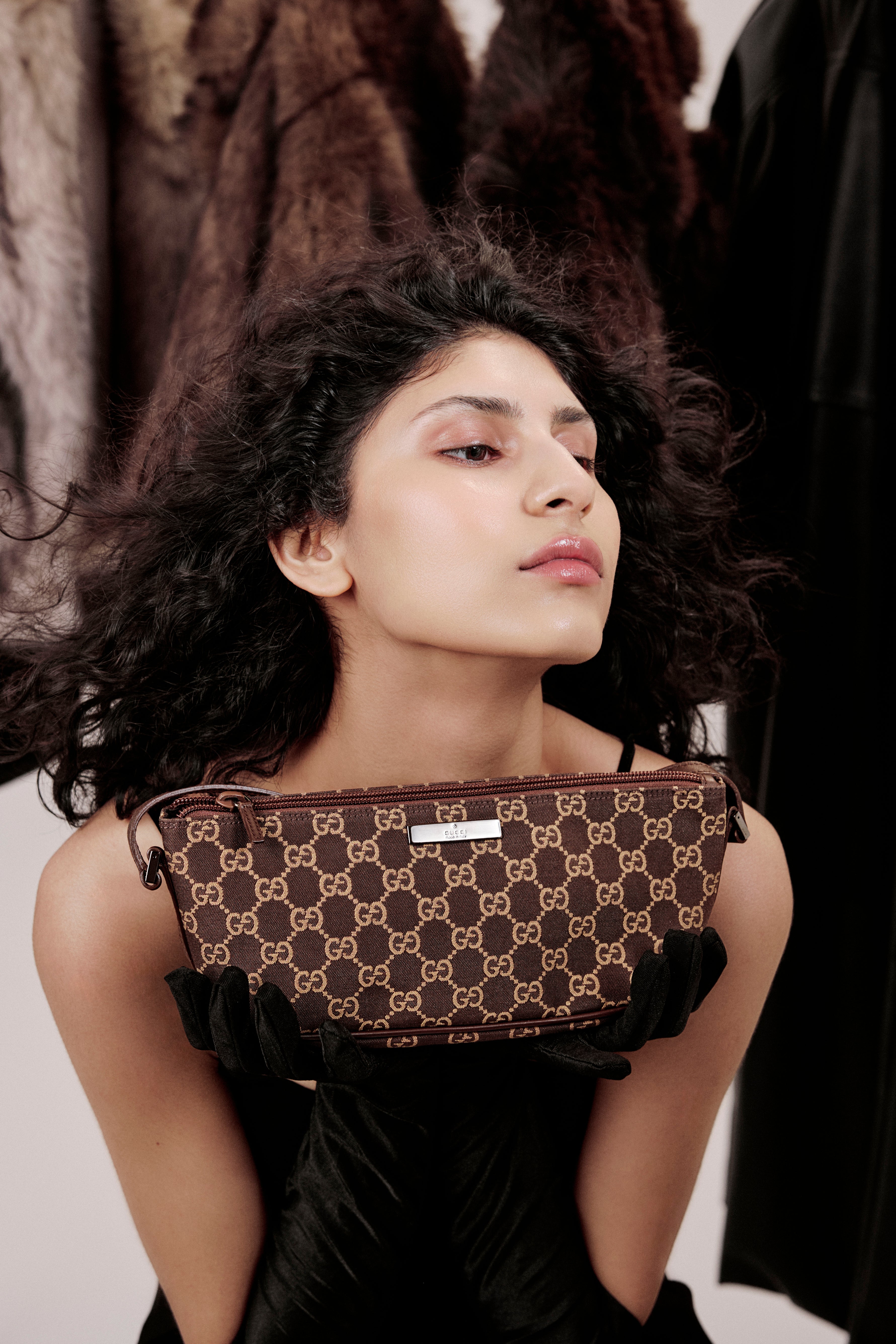 GUCCI BROWN BEIGE MONOGRAM BOAT SHOULDER BAG